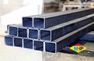 Hướng dẫn cách tính trọng lượng thép hộp chính xác nhất 2025