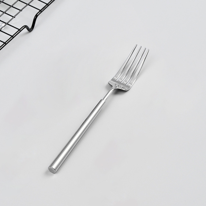 Dĩa 4 răng cán tròn 20cm