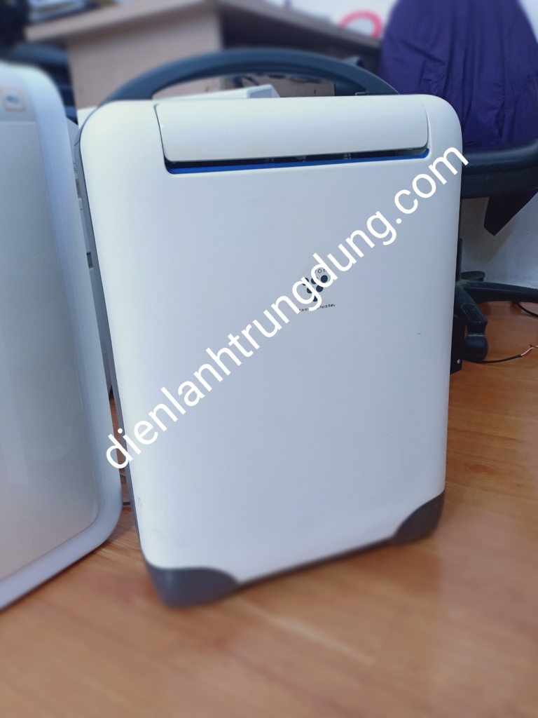 Hút ẩm Sharp CV-71 cho phòng <40m2, có bánh xe di chuyển