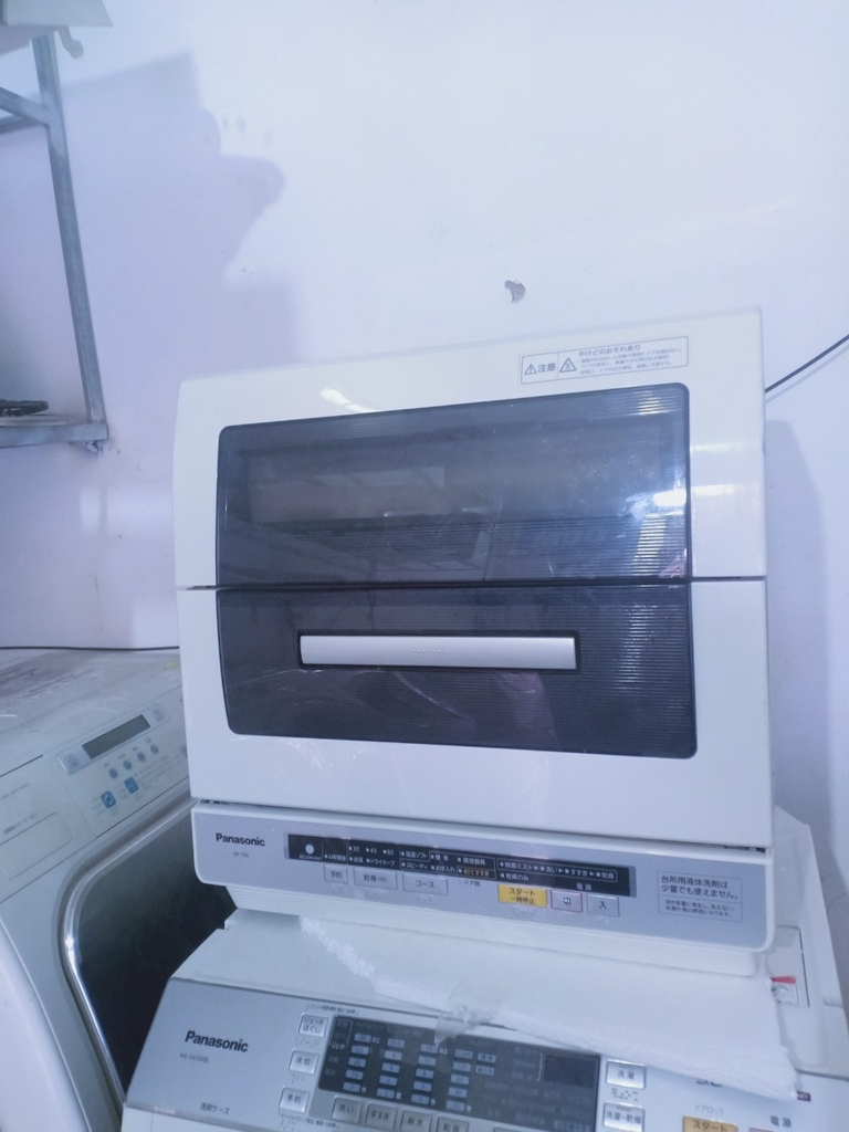 Máy rửa bát Panasonic NP-TR6 mặt kính sang đẹp