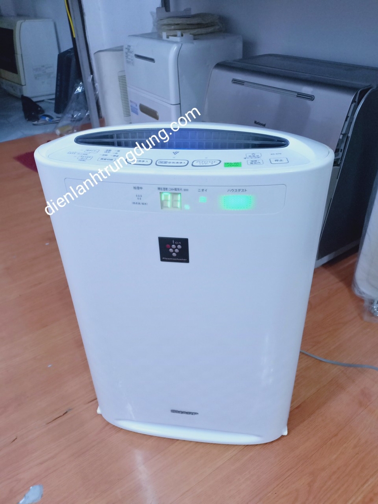 (cho S<50m2 ) Máy lọc không khí và bù ẩm SHARP KC-A70/70Ecó hiển thị độ ẩm và bánh xe di chuyển dễ dàng