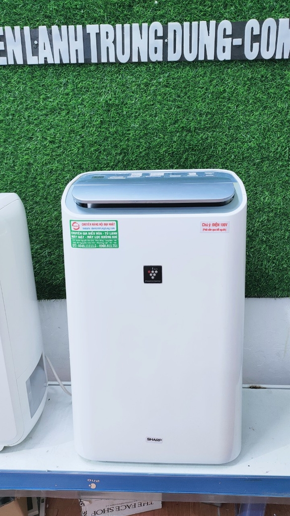 Máy hút ẩm + lọc không khí Sharp CV-DF100 dành cho diện tích <50m2 có bánh xe di chuyển