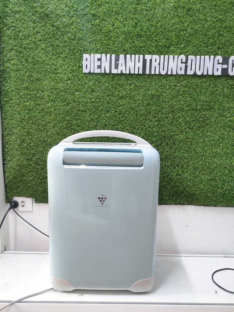 Máy Hút ẩm Sharp CV-T71  cho phòng <40m2 có bánh xe di chuyển