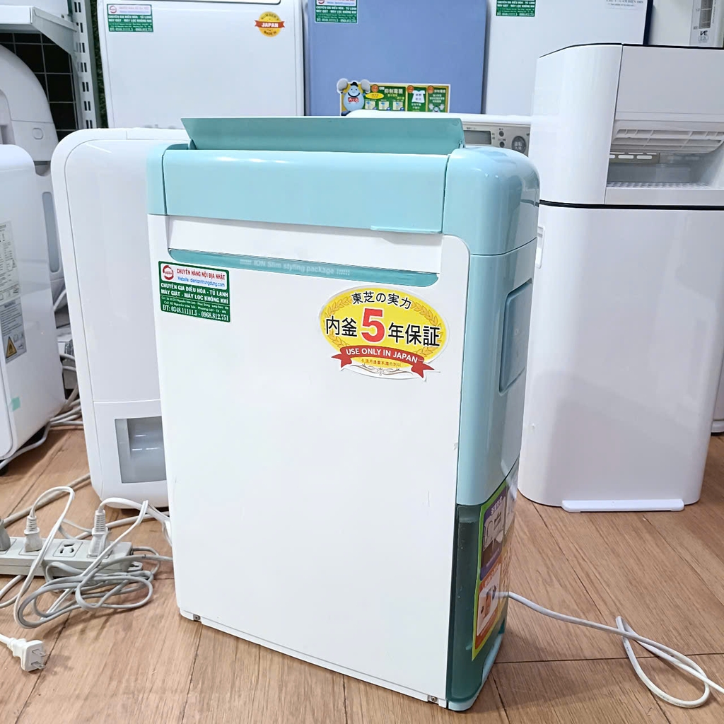 <30m2 Máy hút ẩm toshiba cho S<30m2- rất êm ái ,siêu tiết kiệm điện ( có thoát nước trực tiếp)