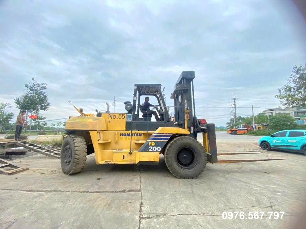 xe nâng 20 tấn komatsu