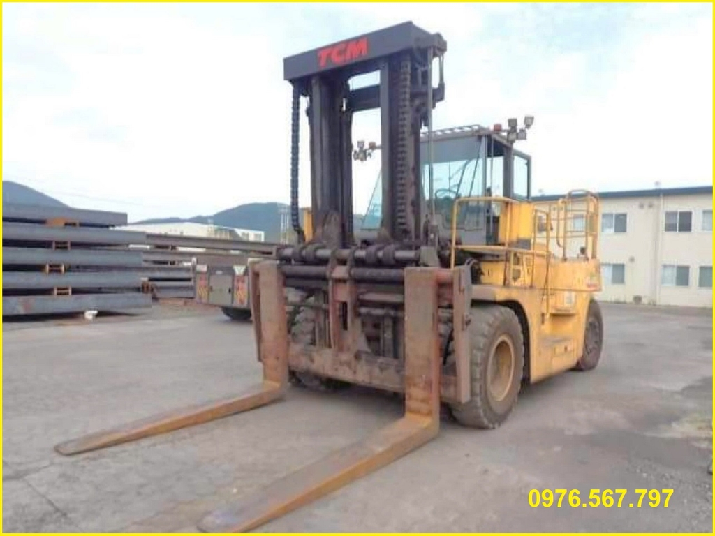 Xe nâng cũ 24 tấn TCM