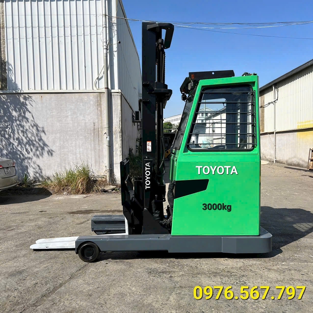 xe nâng điện 3 tấn đứng lái
