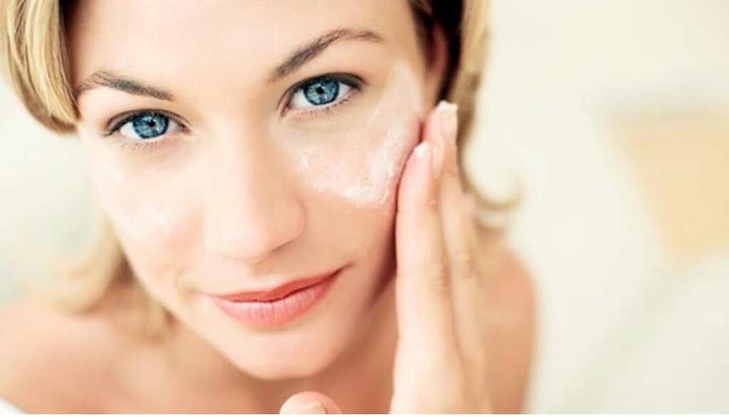 5 thói quen làm đẹp ban đêm sẽ khiến bạn... già đi trông thấy
