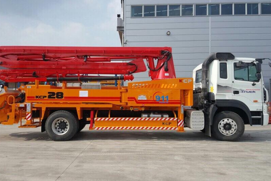Bơm cần KCP 28M 4 đốt - KCP28ZX100 xe cơ sở Hyundai