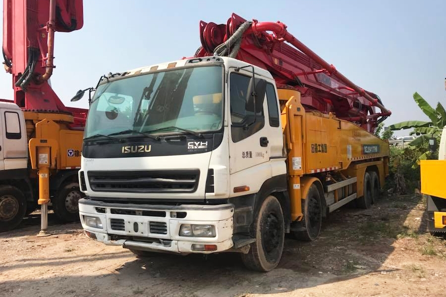 Bơm cần XCMG 52M Model: XZJ5413THB - Xe cơ sở Isuzu