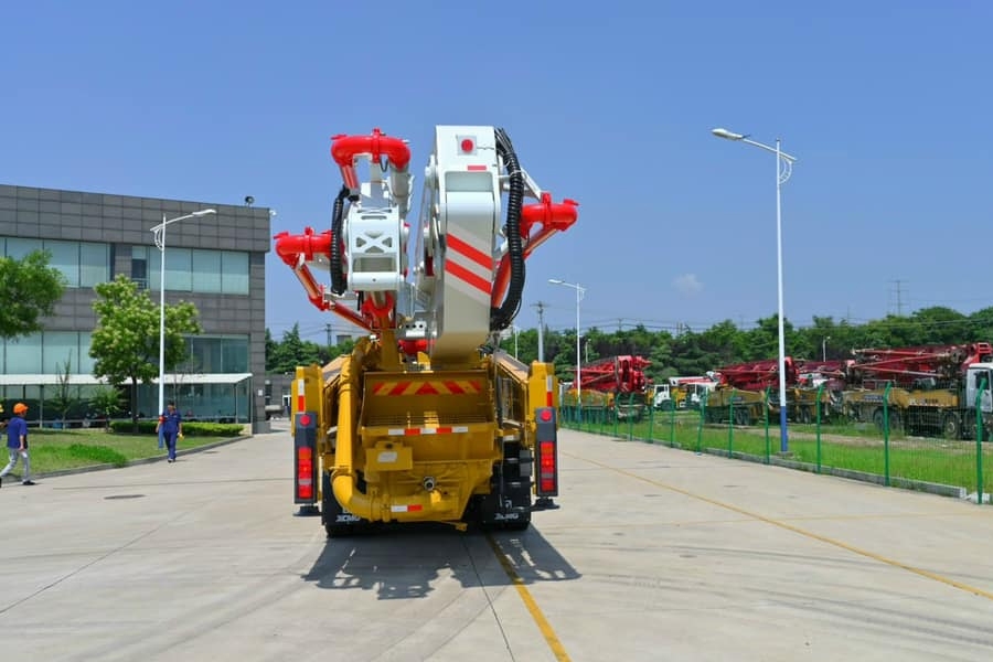 Bơm cần XCMG 58M - Bán Xe Bơm bê tông cần 58M XCMG