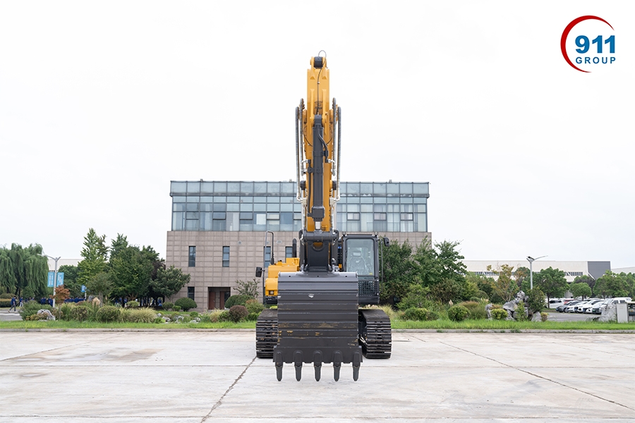 Máy xúc đào bánh xích XCMG gầu 2.2 m3 Model: XE450G