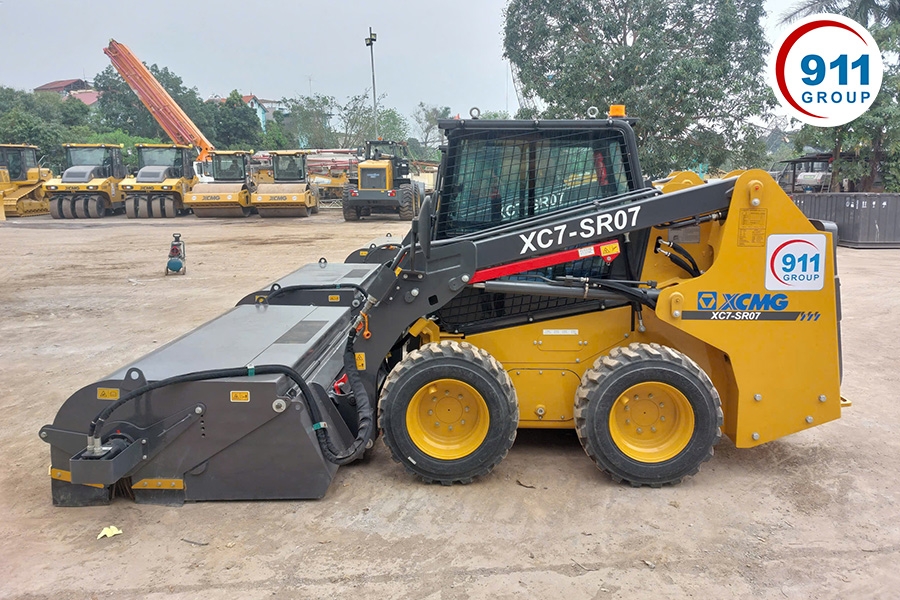 Máy Xúc Lật Trượt XCMG XC7-SR07