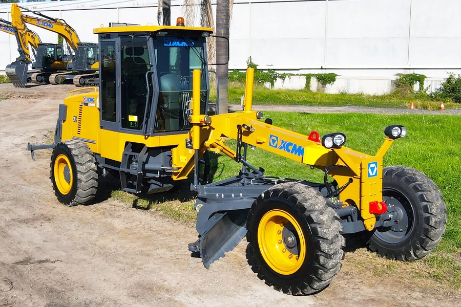 Máy san gạt XCMG tải trọng 7,5 Tấn. Model: GR1003