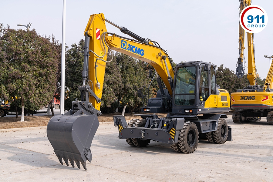 Máy xúc đào bánh lốp XCMG gầu 0.58 m3 Model: XE150WD