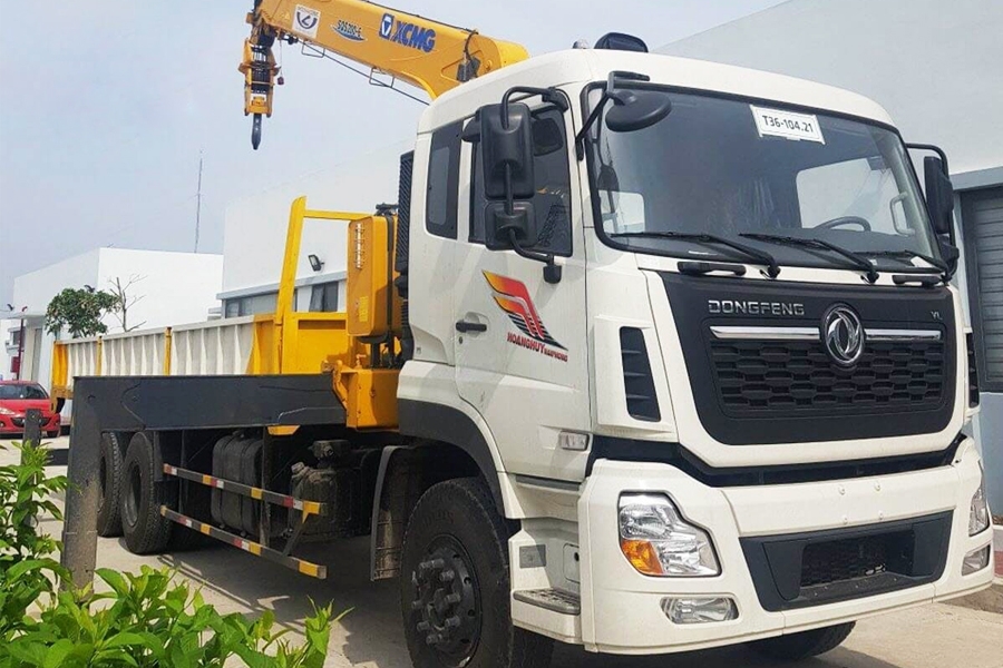 Cần cẩu bánh lốp XCMG 8 tấn - XCMG SQS200-6