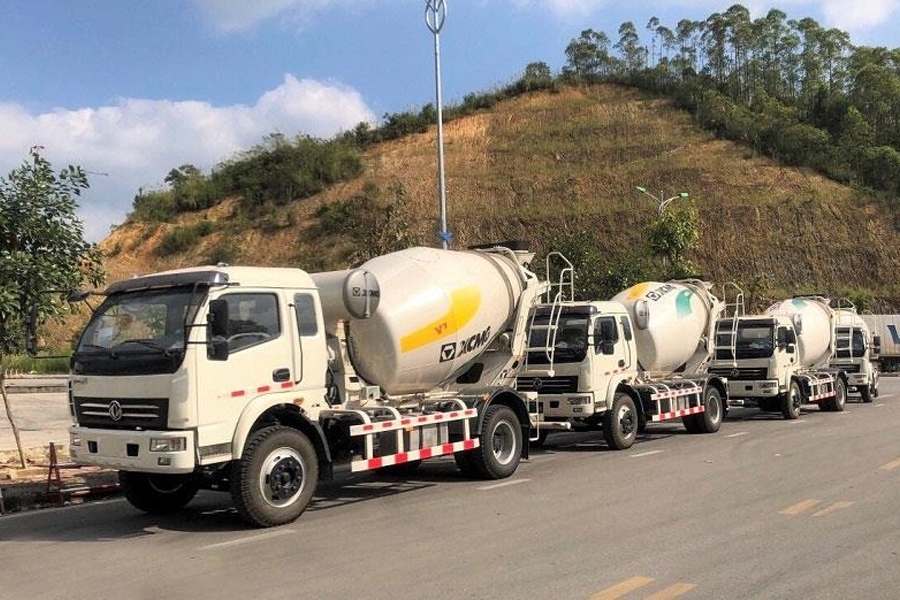Xe trộn bê tông XCMG 4M3 xe cơ sở DONGFENG