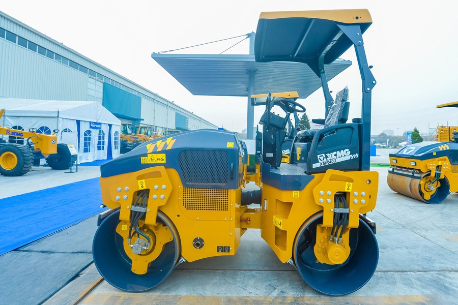 Xe lu rung XCMG tải trọng 4 Tấn. Model: XMR403