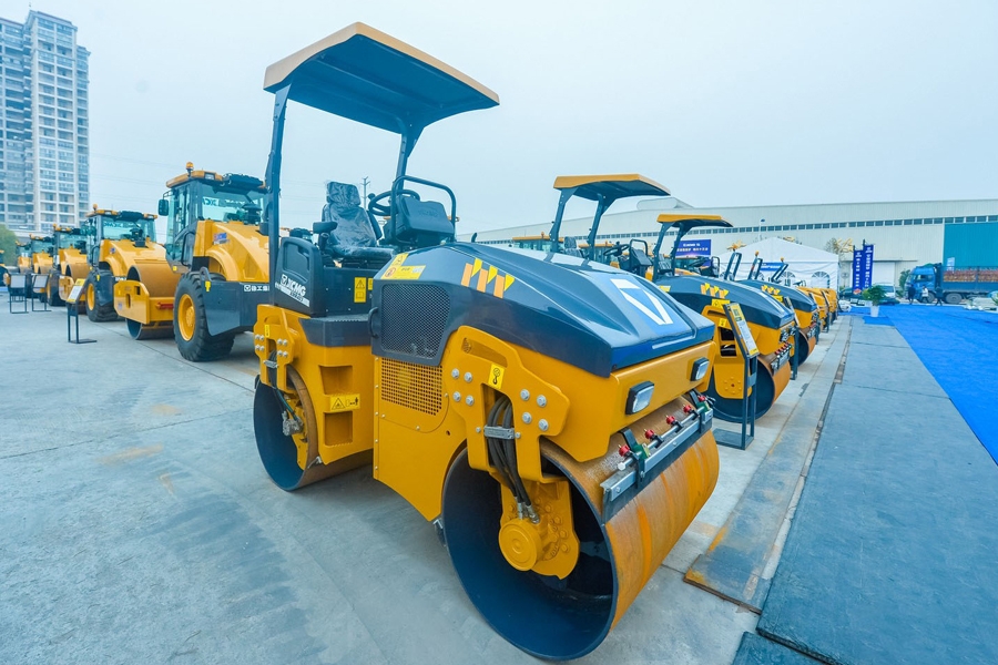 Xe lu rung XCMG tải trọng 4 Tấn. Model: XMR403