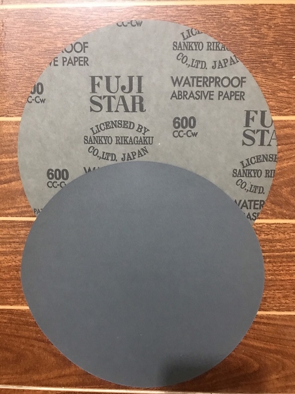 Giấy nhám tròn Fujistar Sankyo phi 8'', độ nhám P600, màu xám