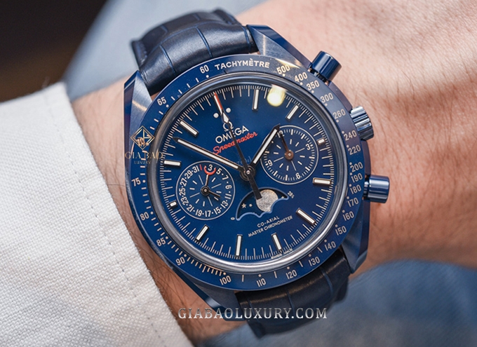 Đồng Hồ Omega Speedmaster Moonphase 304.93.44.52.03.001