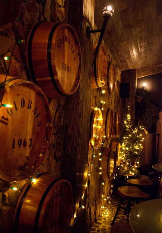 Cafe Thị Trấn Ba Cây Chổi: Thế Giới Phù Thủy