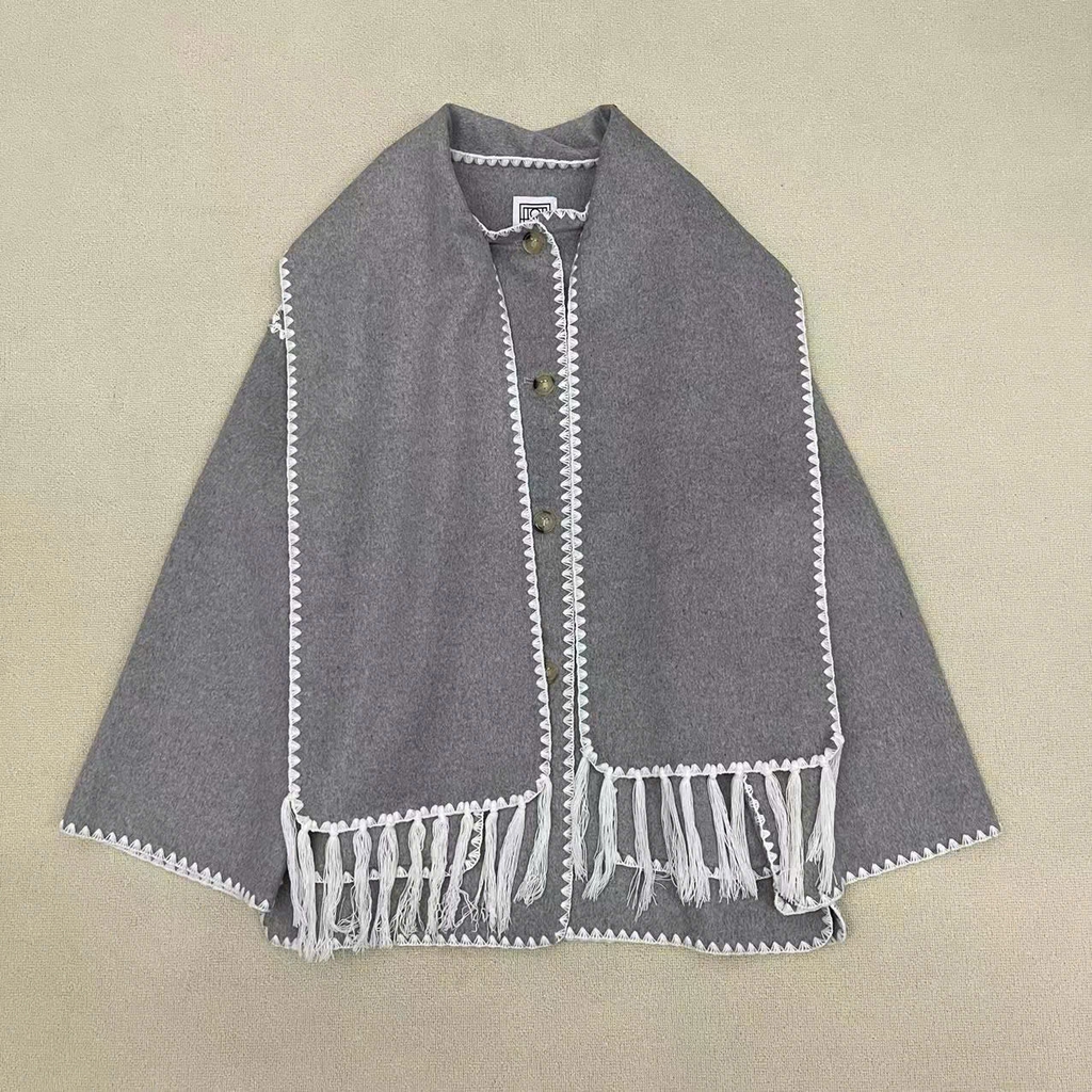 Cape dạ TOTEME choàng kèm khăn viền trắng tua rua