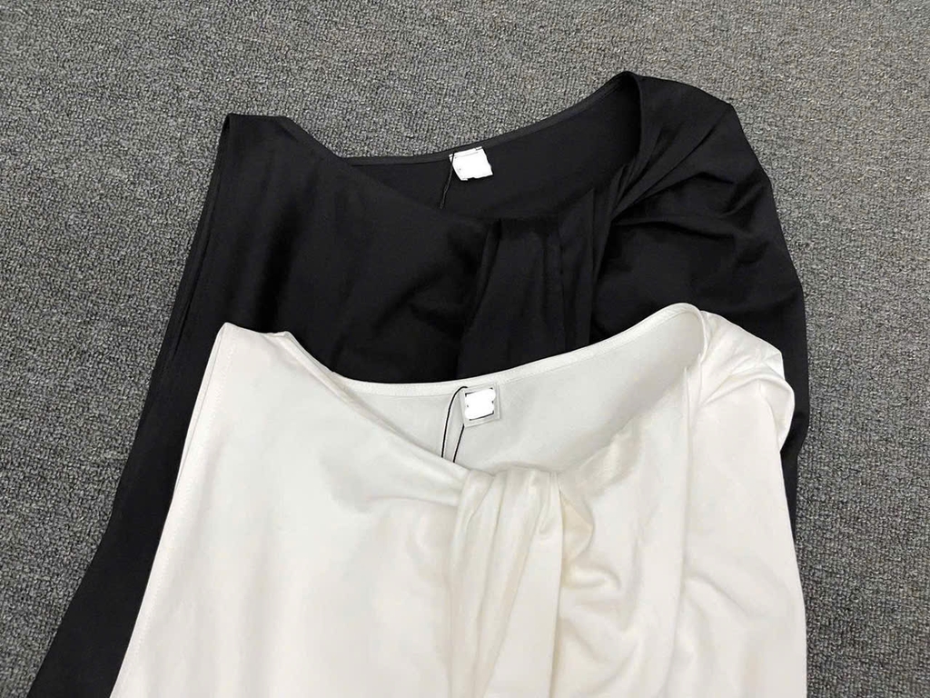 Top TOTEME  xoắn vai 2 màu dáng loose