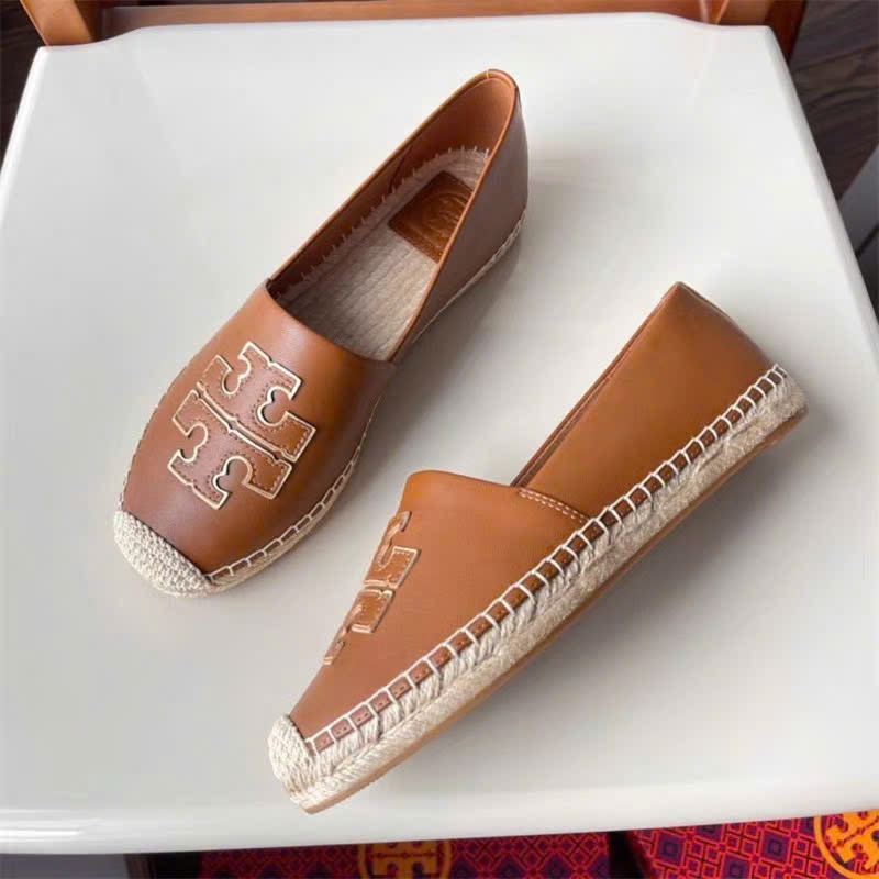 Slip on Tory Burch da sần logo nổi 2 màu