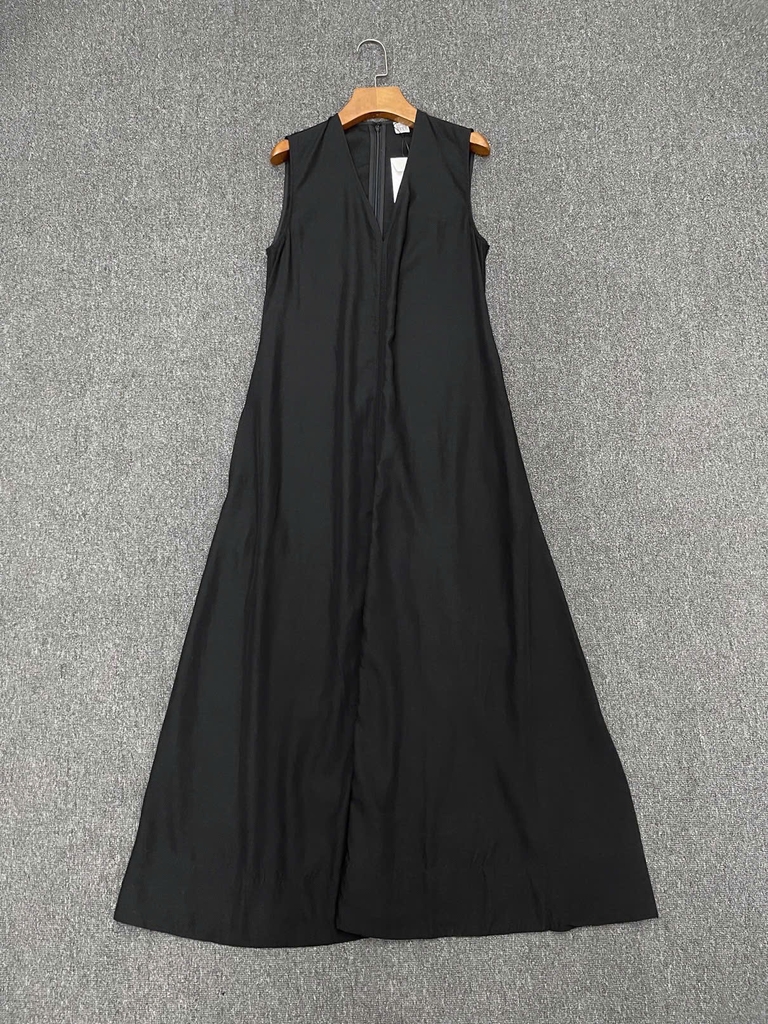 Váy Poplin cổ chữ V xẻ sâu TOTEME