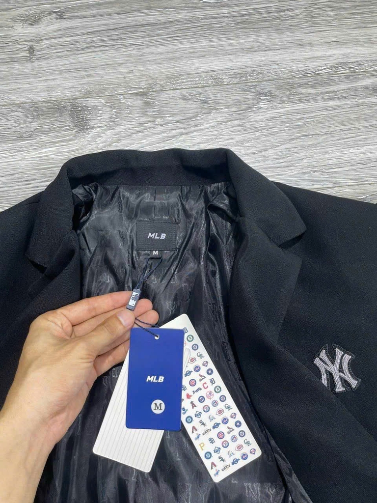 Blazer MLB đen