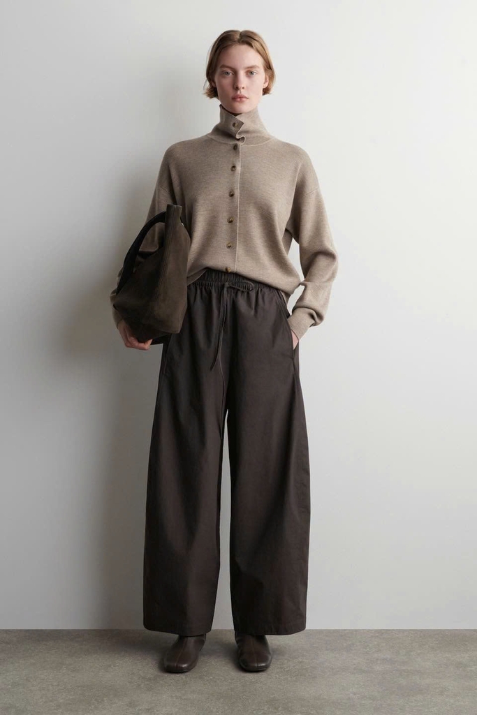 Quần khaki COS dáng suông 4 màu