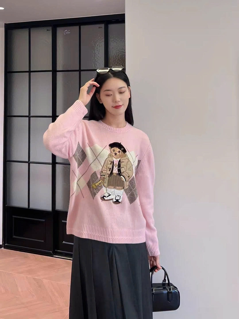 Áo len WHOAU cổ tròn len wool 2 màu hoạ tiết gấu thêu Freesize