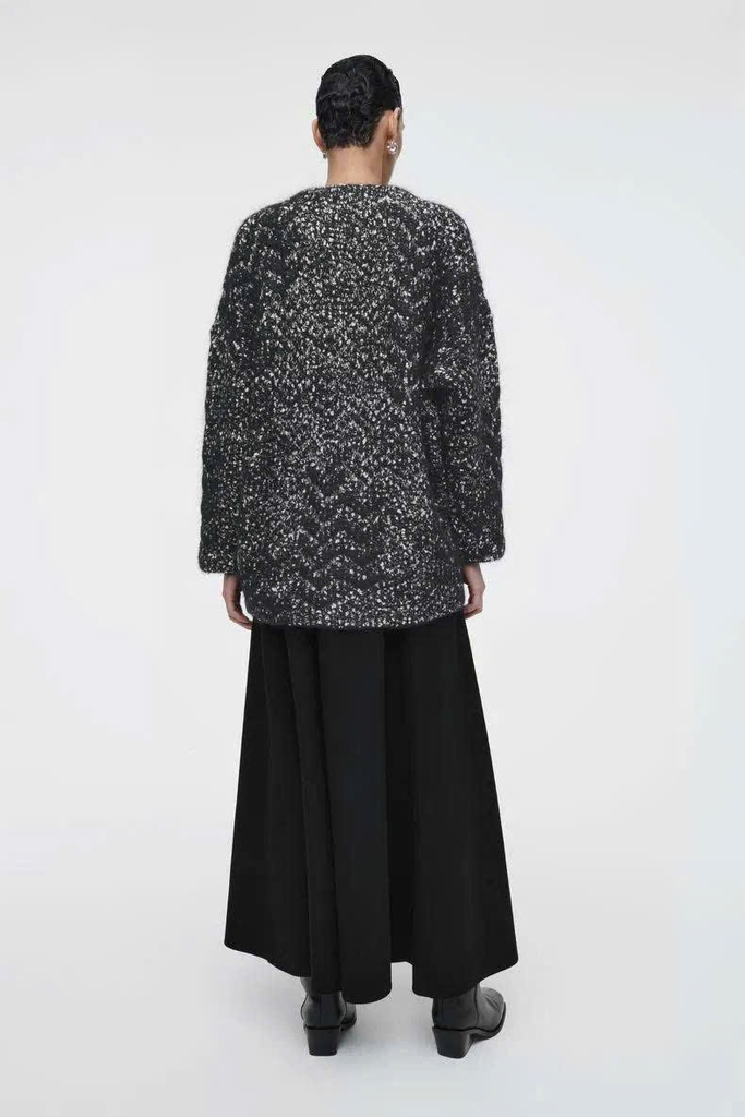 Cardigan COS len thừng màu muối tiêu dáng loose