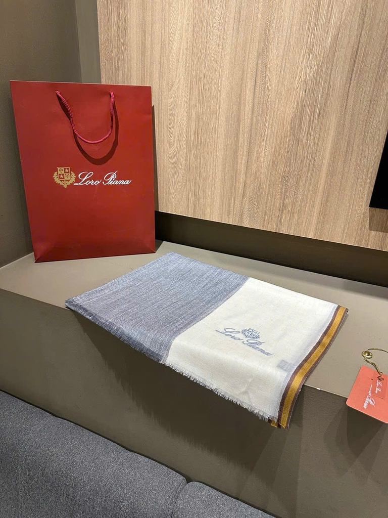 Khăn Loro Piana viền kẻ 100% cashmere