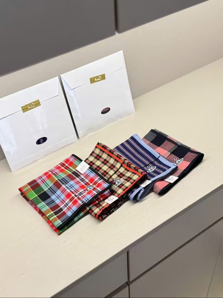 Set khăn VIVIEN WESTWOOD 4c