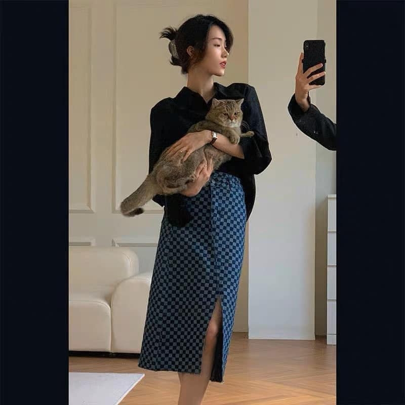 Chân váy denim MLB dáng midi màu nhạt