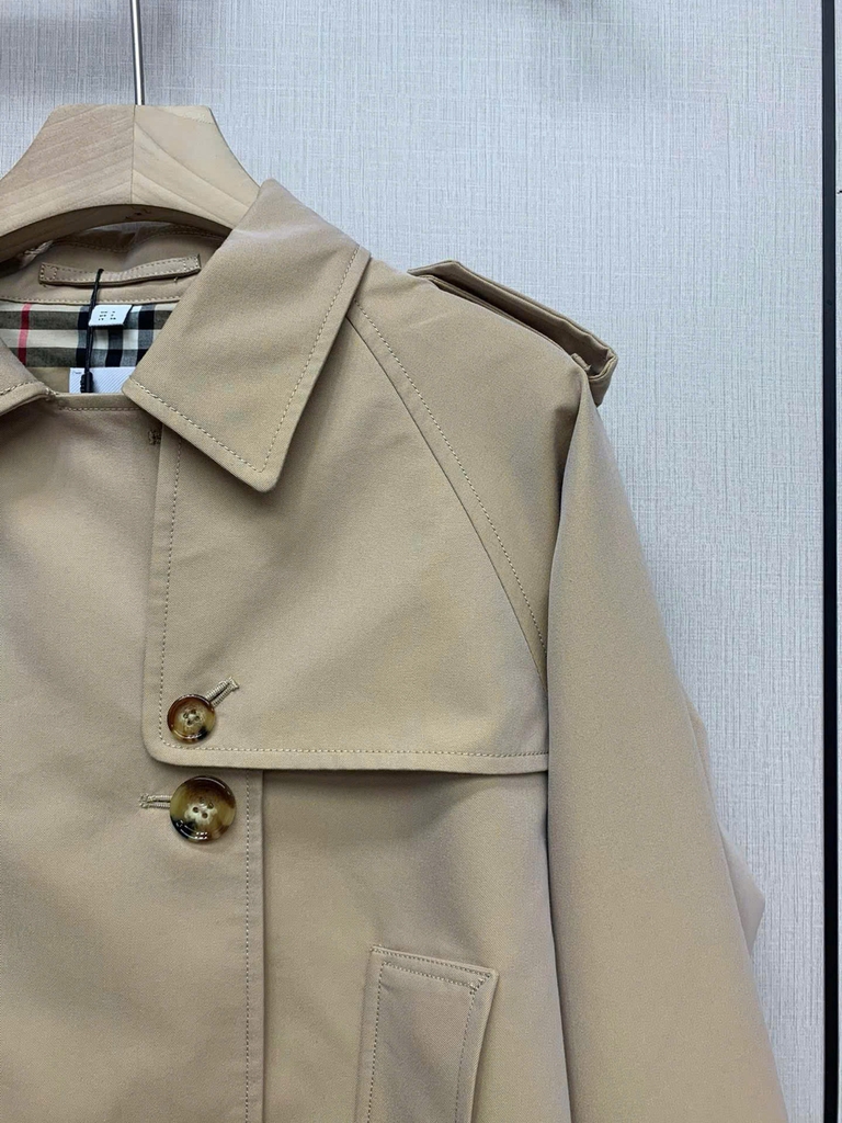 Áo khoác khaki BBR dáng lửng