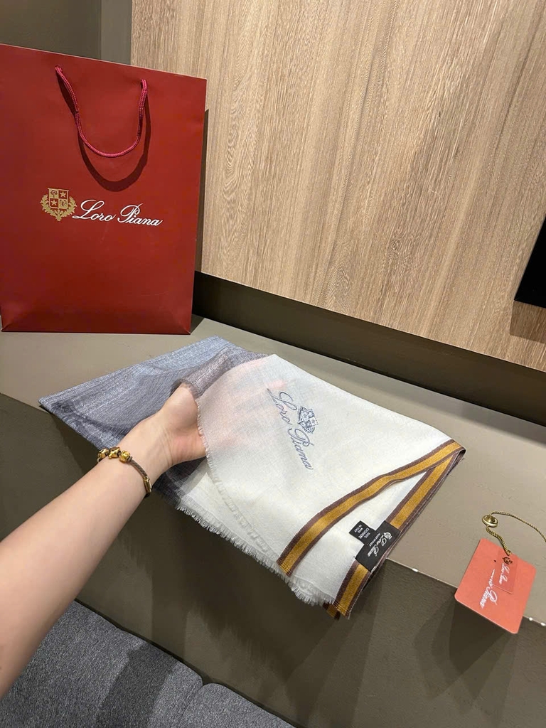 Khăn Loro Piana viền kẻ 100% cashmere