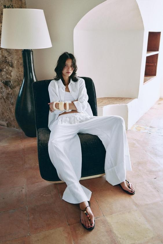 Sơ mi Zara linen trắng cổ đức