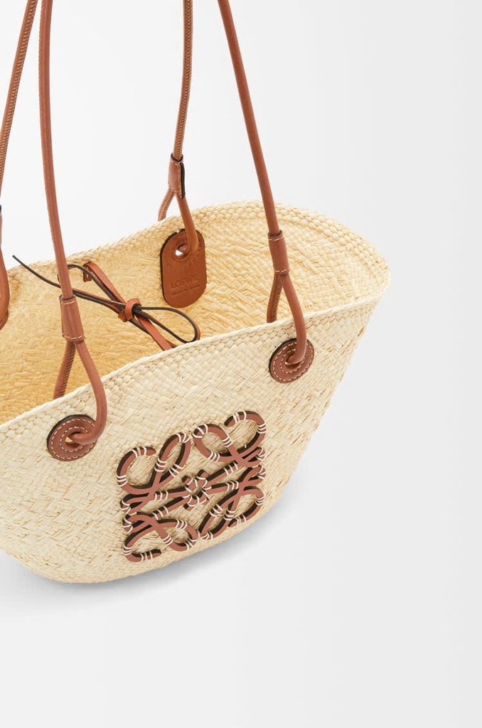 Túi Anagram Basket nhỏ làm từ lá cọ iraca và da bê