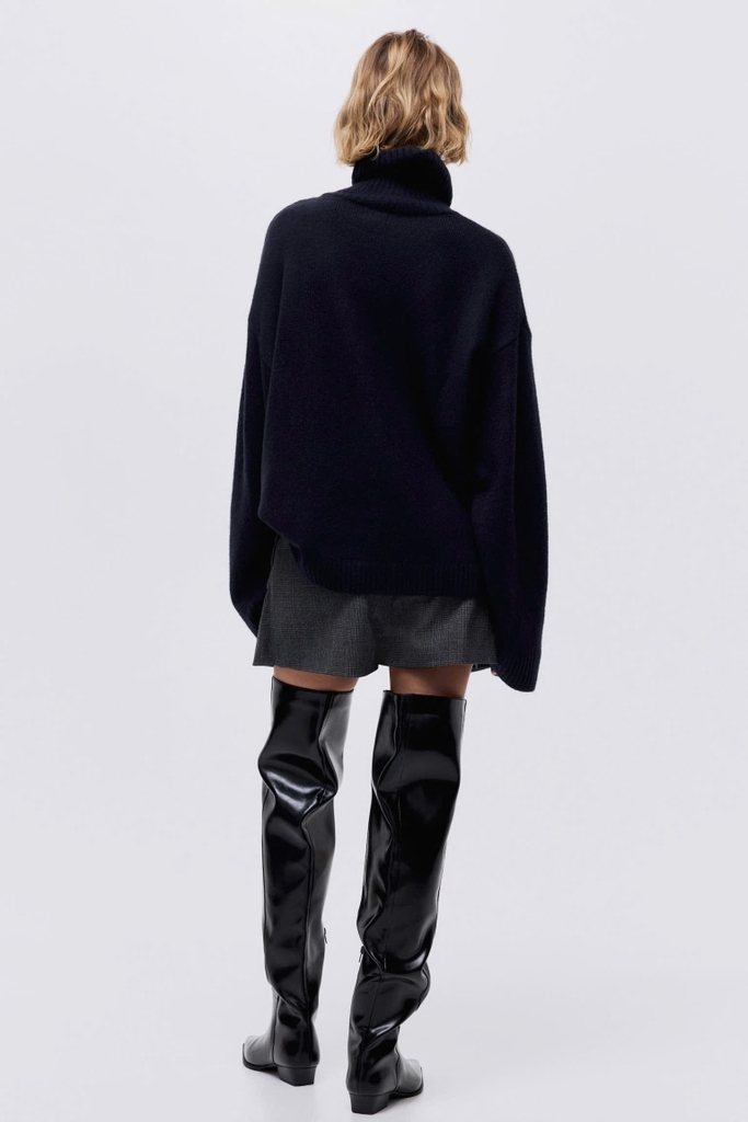 Áo len cổ lọ dệt jacquard