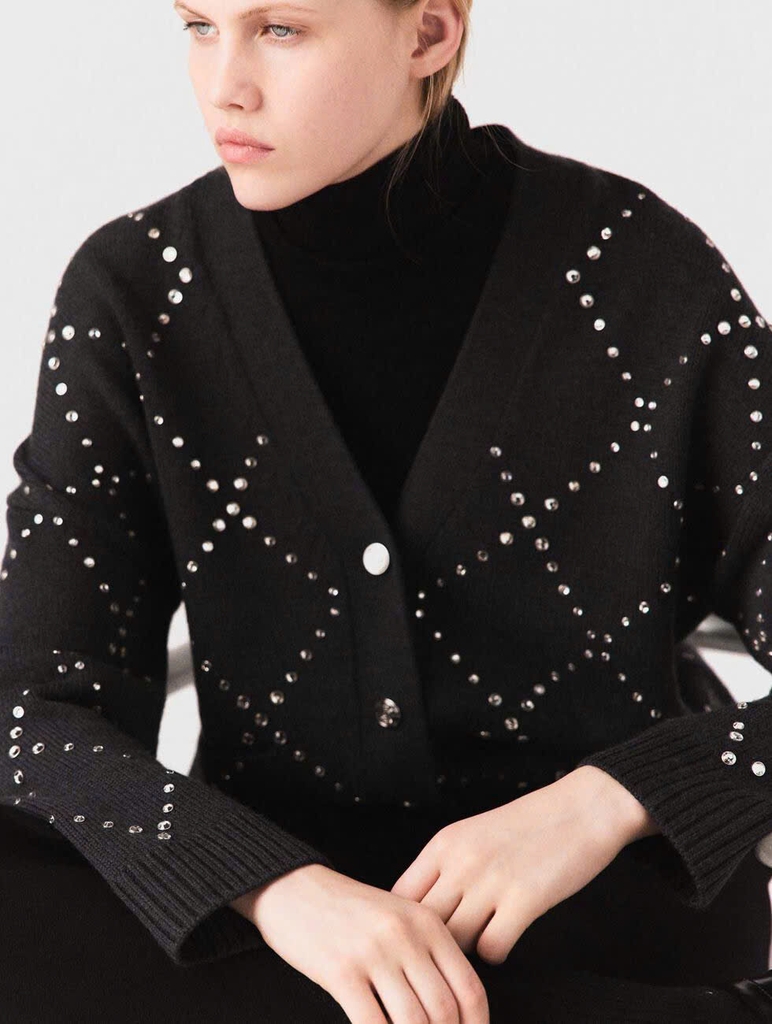 Áo len cardigan kẻ caro đính đá