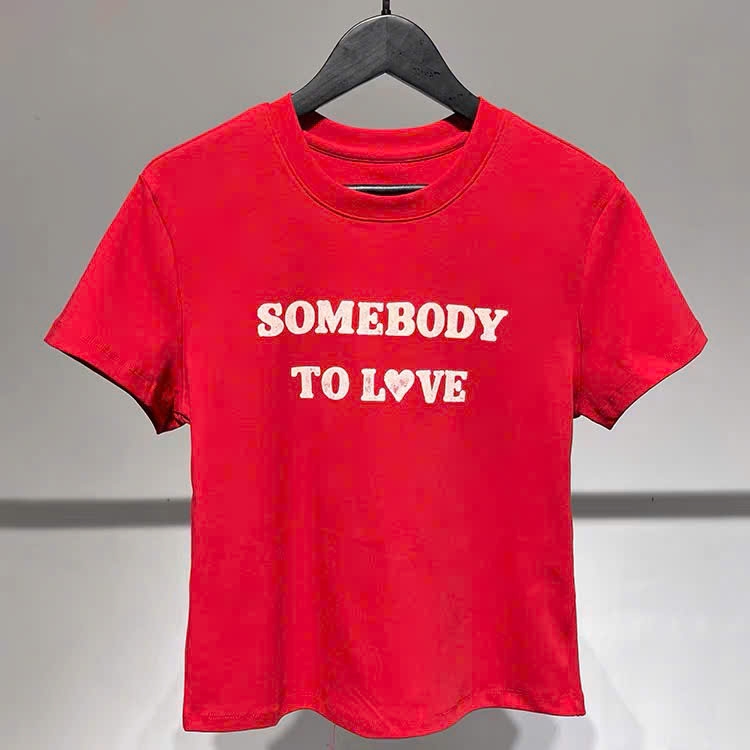 T-shirt Mo&Co chữ Somebody to love 3 màu