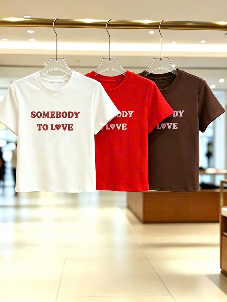 T-shirt Mo&Co chữ Somebody to love 3 màu