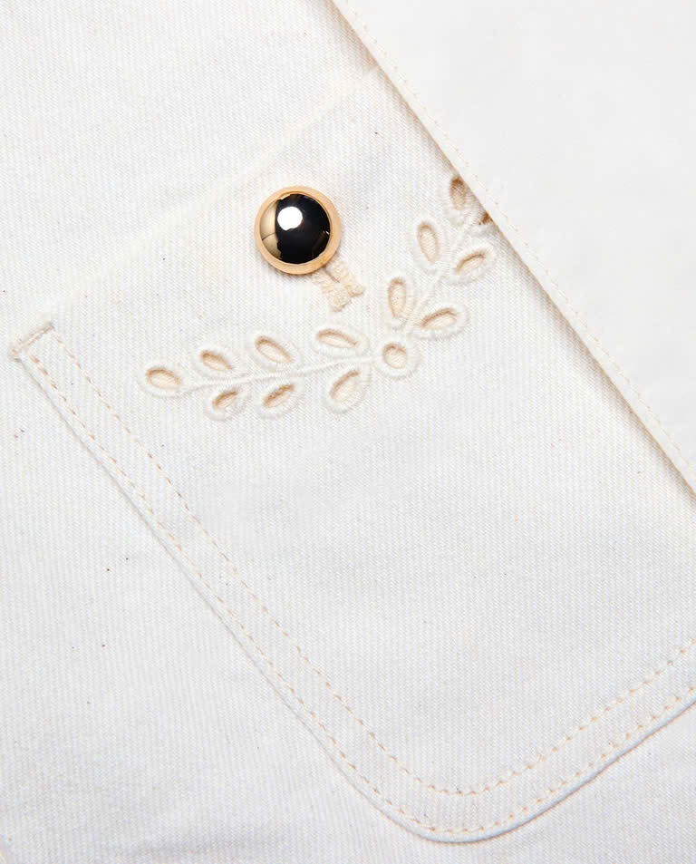 Váy ngắn màu kem denim có thêu