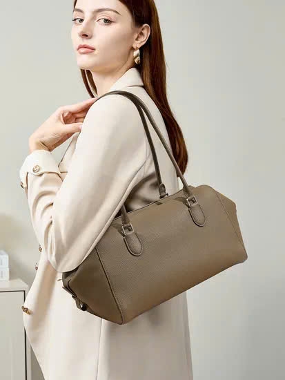 Túi the Row East West bowling bag