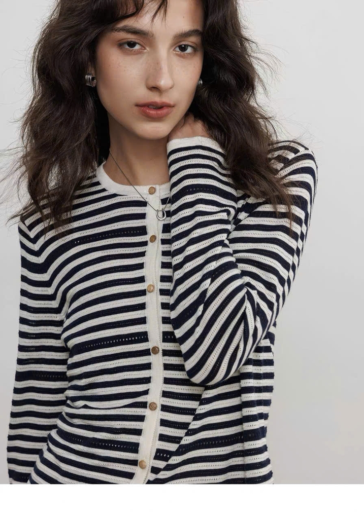 CDG Mo&Co kẻ ngang cổ tròn 2 màu 85% wool 15% silk