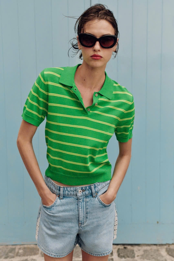 Áo tay ngắn ZARA có cổ polo và hàng cúc cài phía trước