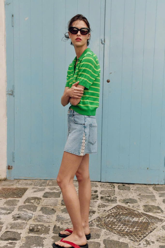 Áo tay ngắn ZARA có cổ polo và hàng cúc cài phía trước